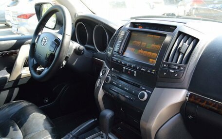 Toyota Land Cruiser 200, 2011 год, 2 896 000 рублей, 31 фотография