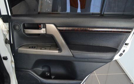 Toyota Land Cruiser 200, 2011 год, 2 896 000 рублей, 35 фотография