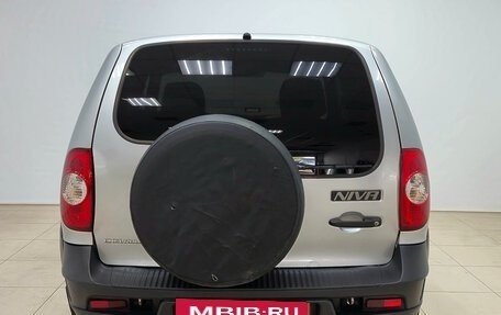 Chevrolet Niva I рестайлинг, 2017 год, 644 000 рублей, 5 фотография