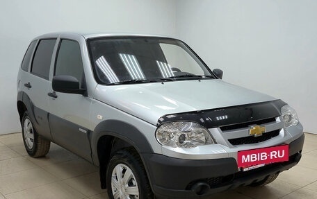 Chevrolet Niva I рестайлинг, 2017 год, 644 000 рублей, 3 фотография