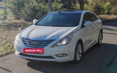 Hyundai Sonata VI, 2012 год, 1 300 000 рублей, 2 фотография