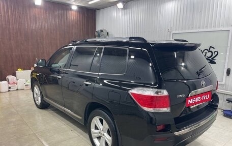 Toyota Highlander III, 2011 год, 2 400 000 рублей, 3 фотография