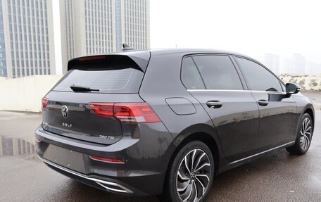 Volkswagen Golf VIII, 2022 год, 1 850 000 рублей, 4 фотография