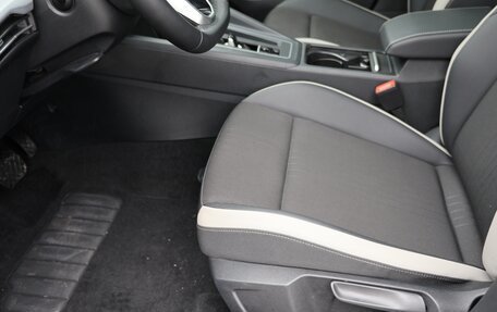 Volkswagen Golf VIII, 2022 год, 1 850 000 рублей, 15 фотография