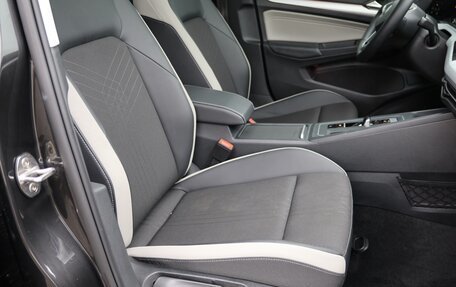 Volkswagen Golf VIII, 2022 год, 1 850 000 рублей, 38 фотография