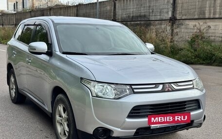 Mitsubishi Outlander III рестайлинг 3, 2012 год, 1 210 000 рублей, 2 фотография