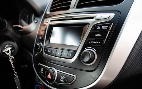 Hyundai Solaris II рестайлинг, 2015 год, 950 000 рублей, 20 фотография