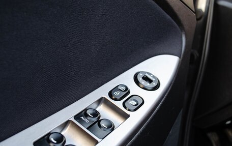 Hyundai Solaris II рестайлинг, 2015 год, 950 000 рублей, 19 фотография