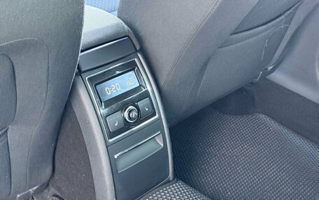 Skoda Superb III рестайлинг, 2013 год, 1 250 000 рублей, 9 фотография