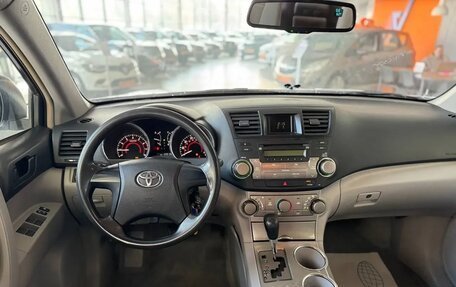 Toyota Highlander III, 2009 год, 1 650 000 рублей, 12 фотография