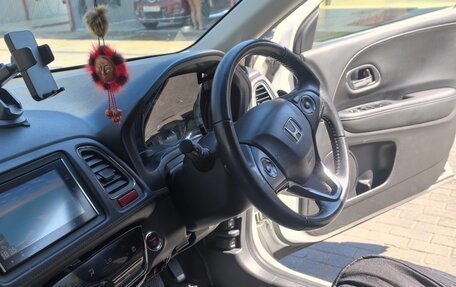 Honda Vezel, 2014 год, 1 330 000 рублей, 4 фотография