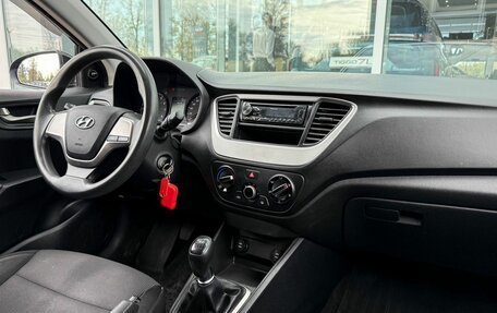 Hyundai Solaris II рестайлинг, 2018 год, 1 015 000 рублей, 10 фотография