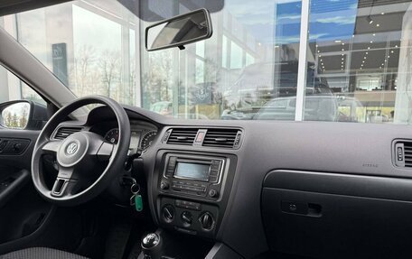 Volkswagen Jetta VI, 2014 год, 1 077 000 рублей, 10 фотография