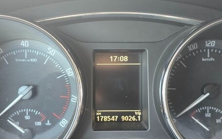 Skoda Superb III рестайлинг, 2011 год, 960 000 рублей, 10 фотография