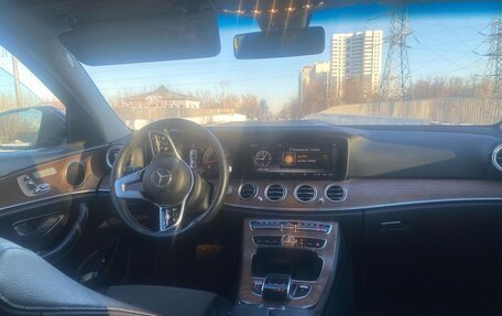 Mercedes-Benz E-Класс, 2019 год, 2 600 000 рублей, 5 фотография