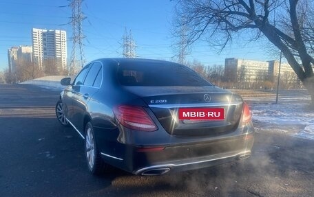 Mercedes-Benz E-Класс, 2019 год, 2 600 000 рублей, 4 фотография