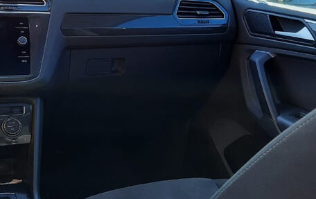 Volkswagen Tiguan II, 2018 год, 2 200 000 рублей, 5 фотография