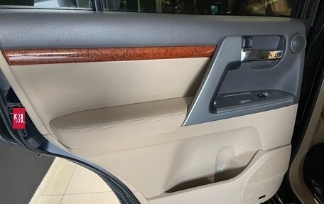 Toyota Land Cruiser 200, 2013 год, 3 500 000 рублей, 21 фотография