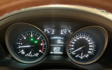 Toyota Land Cruiser 200, 2013 год, 3 500 000 рублей, 26 фотография