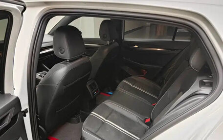Volkswagen Golf VIII, 2022 год, 2 100 000 рублей, 9 фотография