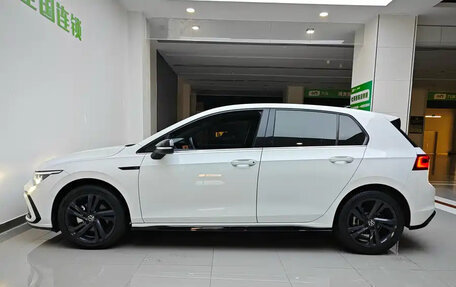 Volkswagen Golf VIII, 2022 год, 2 100 000 рублей, 7 фотография