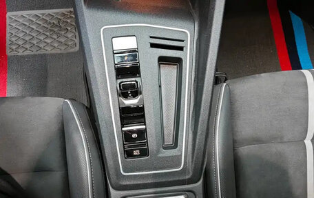 Volkswagen Golf VIII, 2022 год, 2 100 000 рублей, 15 фотография