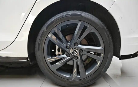 Volkswagen Golf VIII, 2022 год, 2 100 000 рублей, 18 фотография