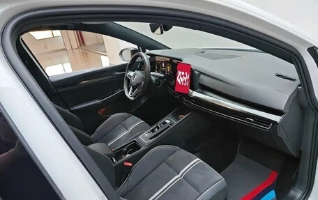 Volkswagen Golf VIII, 2022 год, 2 100 000 рублей, 20 фотография