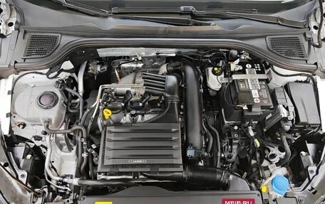 Volkswagen Golf VIII, 2022 год, 2 100 000 рублей, 21 фотография