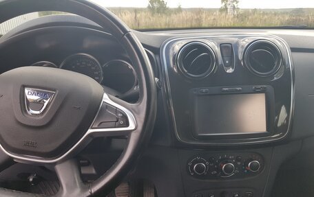 Dacia Logan II, 2018 год, 1 220 000 рублей, 10 фотография