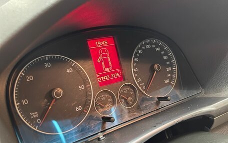 Volkswagen Touran III, 2005 год, 680 000 рублей, 6 фотография