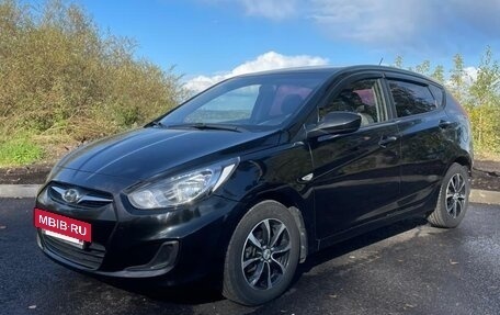 Hyundai Solaris II рестайлинг, 2013 год, 870 000 рублей, 4 фотография