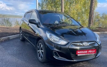 Hyundai Solaris II рестайлинг, 2013 год, 870 000 рублей, 5 фотография
