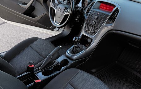 Opel Astra J, 2013 год, 1 100 000 рублей, 8 фотография