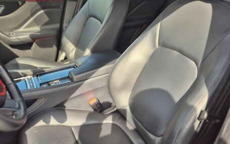 Jaguar F-Pace, 2020 год, 4 200 000 рублей, 19 фотография