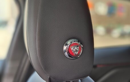 Jaguar F-Pace, 2020 год, 4 200 000 рублей, 23 фотография