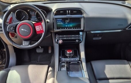 Jaguar F-Pace, 2020 год, 4 200 000 рублей, 28 фотография