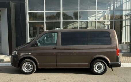 Volkswagen Caravelle T5, 2014 год, 1 950 000 рублей, 2 фотография