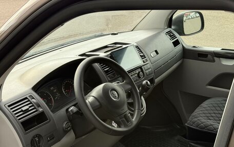 Volkswagen Caravelle T5, 2014 год, 1 950 000 рублей, 17 фотография