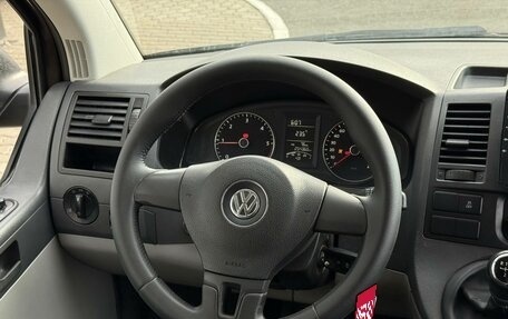 Volkswagen Caravelle T5, 2014 год, 1 950 000 рублей, 19 фотография