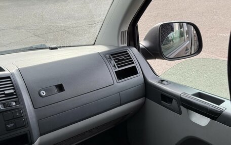 Volkswagen Caravelle T5, 2014 год, 1 950 000 рублей, 29 фотография