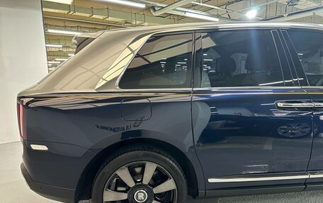 Rolls-Royce Cullinan, 2021 год, 35 900 000 рублей, 6 фотография