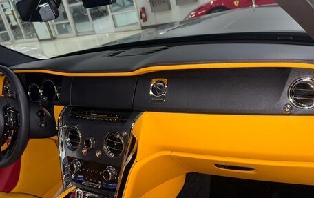 Rolls-Royce Cullinan, 2021 год, 35 900 000 рублей, 14 фотография