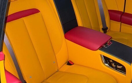 Rolls-Royce Cullinan, 2021 год, 35 900 000 рублей, 19 фотография