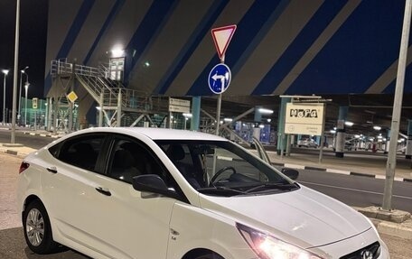 Hyundai Solaris II рестайлинг, 2013 год, 800 000 рублей, 1 фотография