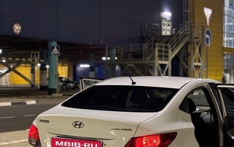 Hyundai Solaris II рестайлинг, 2013 год, 800 000 рублей, 5 фотография