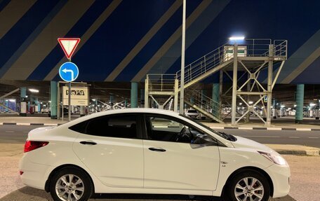 Hyundai Solaris II рестайлинг, 2013 год, 800 000 рублей, 12 фотография