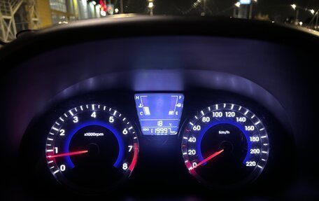 Hyundai Solaris II рестайлинг, 2013 год, 800 000 рублей, 13 фотография