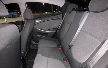 Hyundai Solaris II рестайлинг, 2013 год, 800 000 рублей, 14 фотография