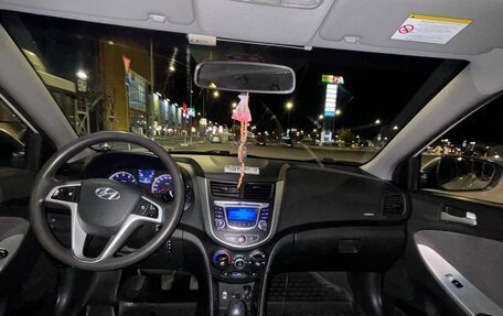 Hyundai Solaris II рестайлинг, 2013 год, 800 000 рублей, 16 фотография